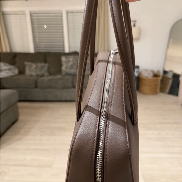 Freja Brown Shoulder Bag - Picture 4 of 7